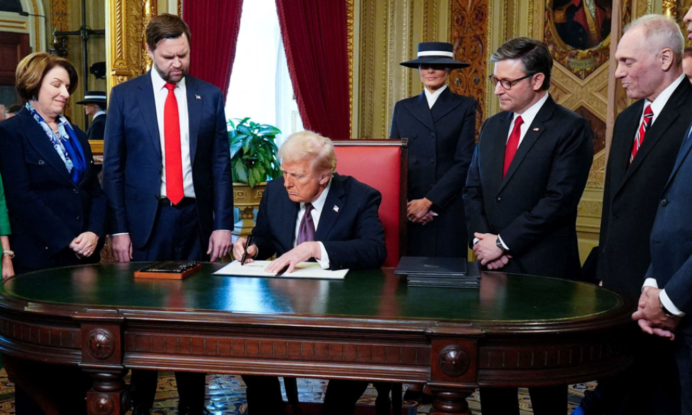 Tajemnicze transakcje na giełdzie: Każdy, kto znał plany Trumpa, mógł zarobić miliony