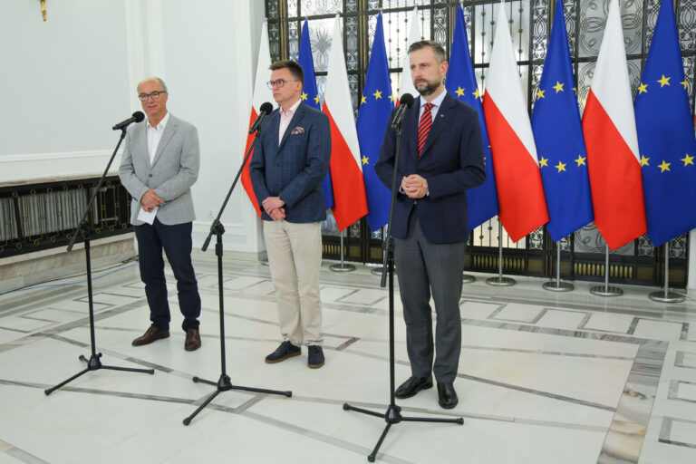Koalicjanci zdecydowali o losach rządu Donalda Tuska. Szymon Hołownia rzecznikiem rządu? - INFBusiness