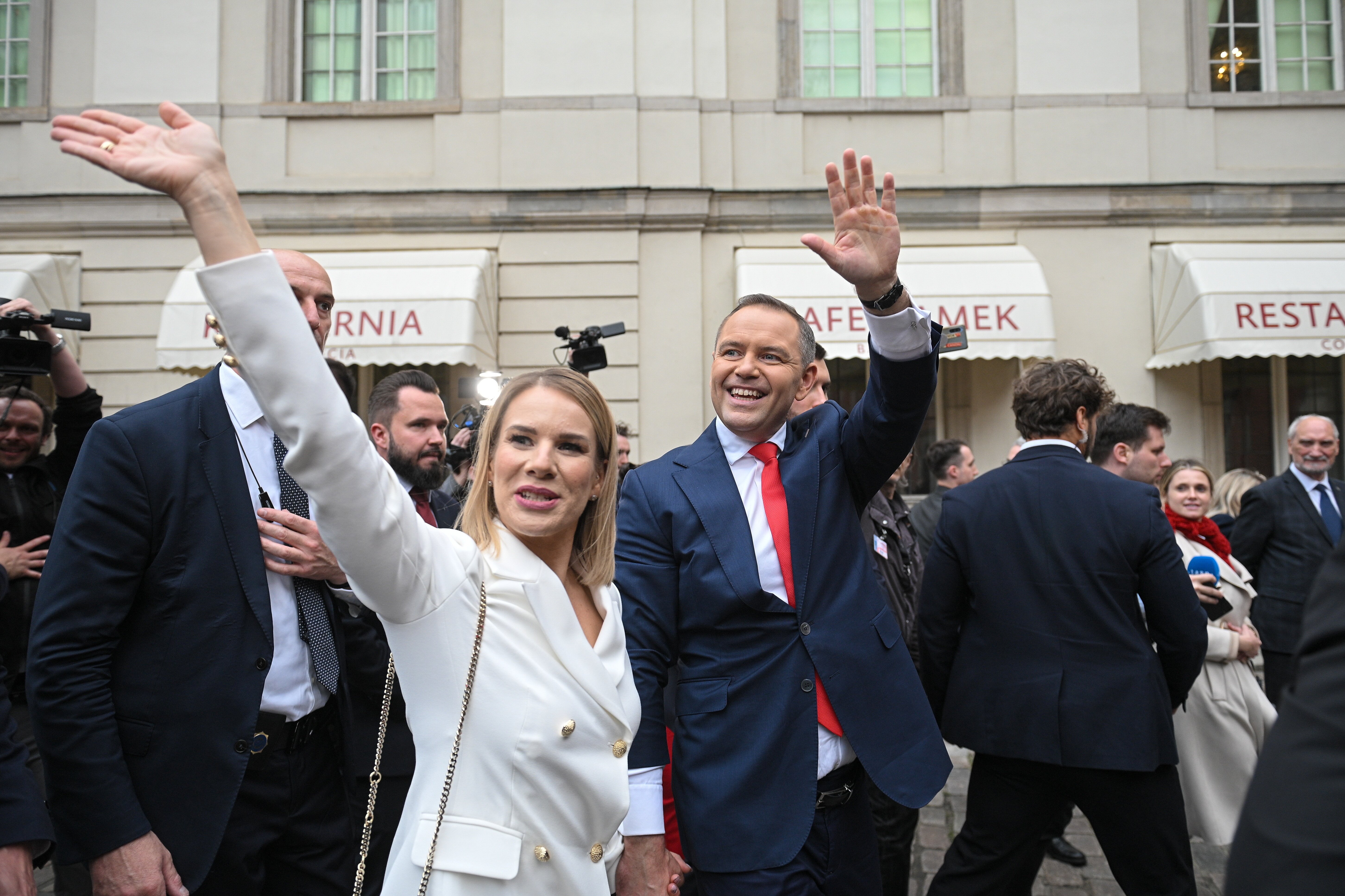 Karol Nawrocki chce burzyć mury nienawiści. Ile są warte deklaracje prezydenta-elekta - INFBusiness