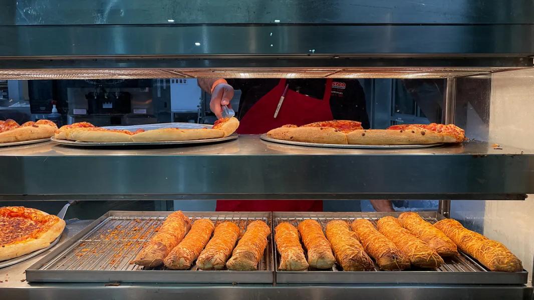 Użytkownik Reddita opisuje chaotyczny pierwszy dzień w punkcie gastronomicznym Costco: „Chcę rzucić” - INFBusiness