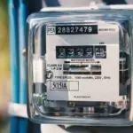 Ceny energii elektrycznej. Hennig-Kloska nie wyklucza rozszerzenia mechanizmów ochronnych