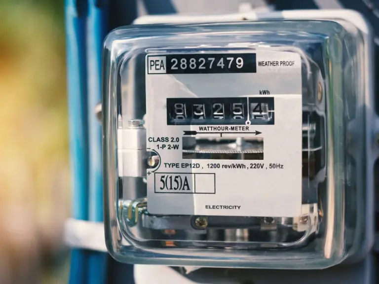 Ceny energii elektrycznej. Hennig-Kloska nie wyklucza rozszerzenia mechanizmów ochronnych - INFBusiness