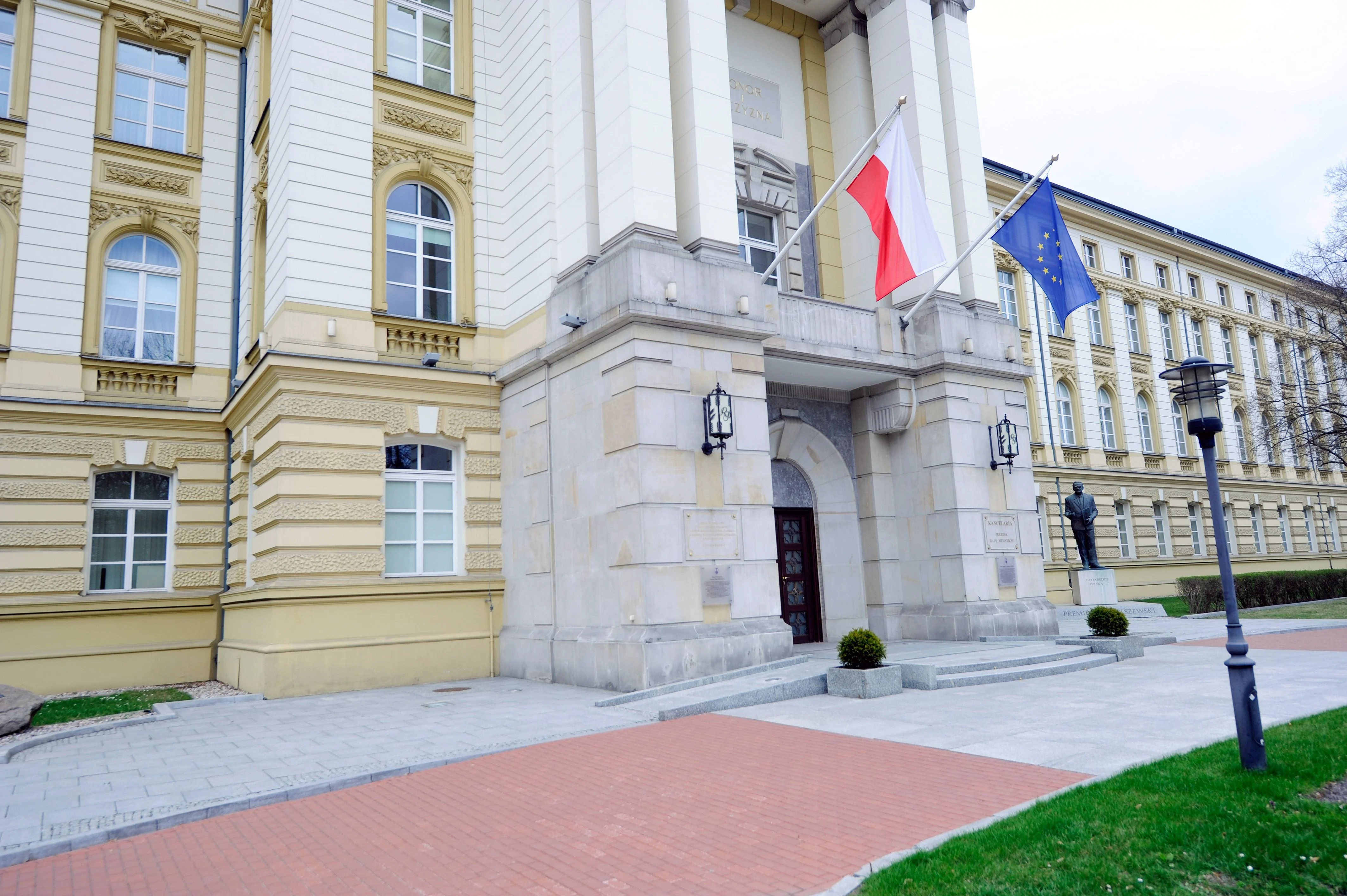 Paraliż procesu Pawła Rubcowa. KPRM ujawni sądowi akta, ale u siebie - INFBusiness