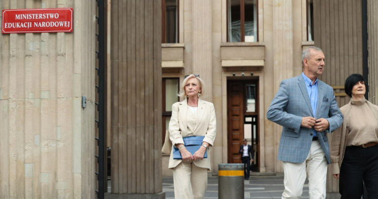 A co z nadgodzinami dla nauczycieli? „Wielkie rozczarowanie” - INFBusiness
