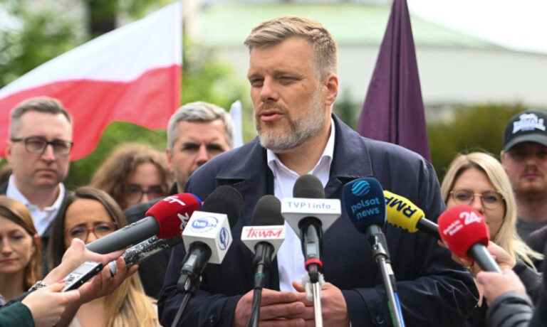 Adrian Zandberg zebrał wszystko Razem. Jego majątek netto szacuje się na 1,8 mln zł - INFBusiness