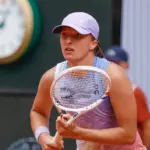 Roland Garros 2025: Iga Świątek wygrywa. Polka pewnie pokonała Rebeccę Sramkovą – Tenis