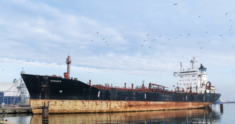 Chatanga opuści port w Gdyni. Rosyjski statek widmo spowodował straty w wysokości 15 mln zł - INFBusiness