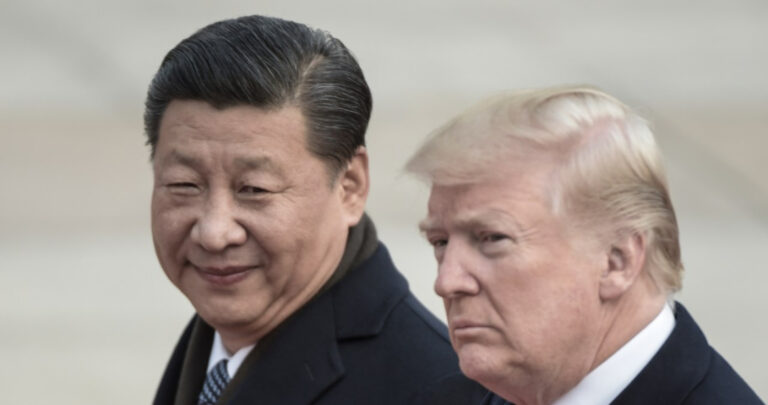 Donald Trump rozmawiał z Xi Jinpingiem. Konflikt handlowy trwa - INFBusiness