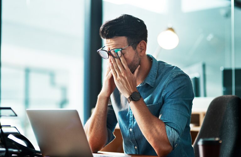 Czy Polacy boją się, że sztuczna inteligencja odbierze im pracę? Wyniki sondażu - INFBusiness