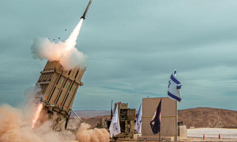 Izrael, Iran wymieniają ciosy, rakiety uderzają w Tel Awiw i obiekty nuklearne - INFBusiness