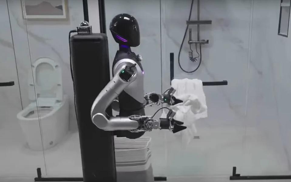Nowy robot sprawnie czyści pokoje i wymienia kosmetyki czy ręczniki