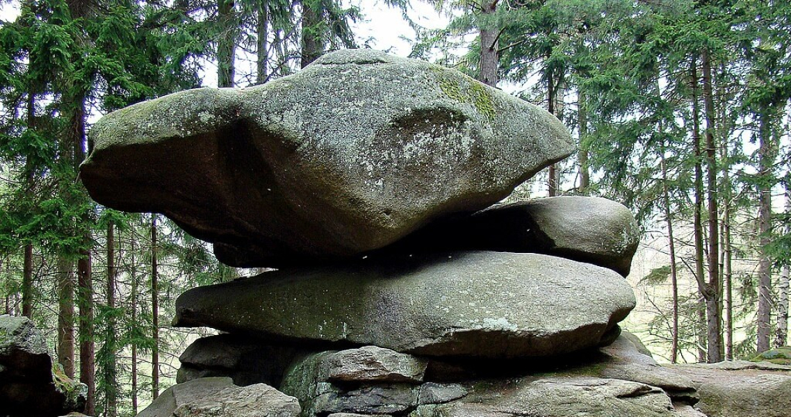 Sudety należą do najchętniej wybieranych kierunków wakacyjnego wypoczynku. Na zdj. okolice Szklarskiej Poręby /© Mateusz War. / Wikimedia Commons / CC-BY-SA-3.0,2.5,2.0,1.0 (https://creativecommons.org/licenses/by-sa/3.0/deed.en) /Wikimedia