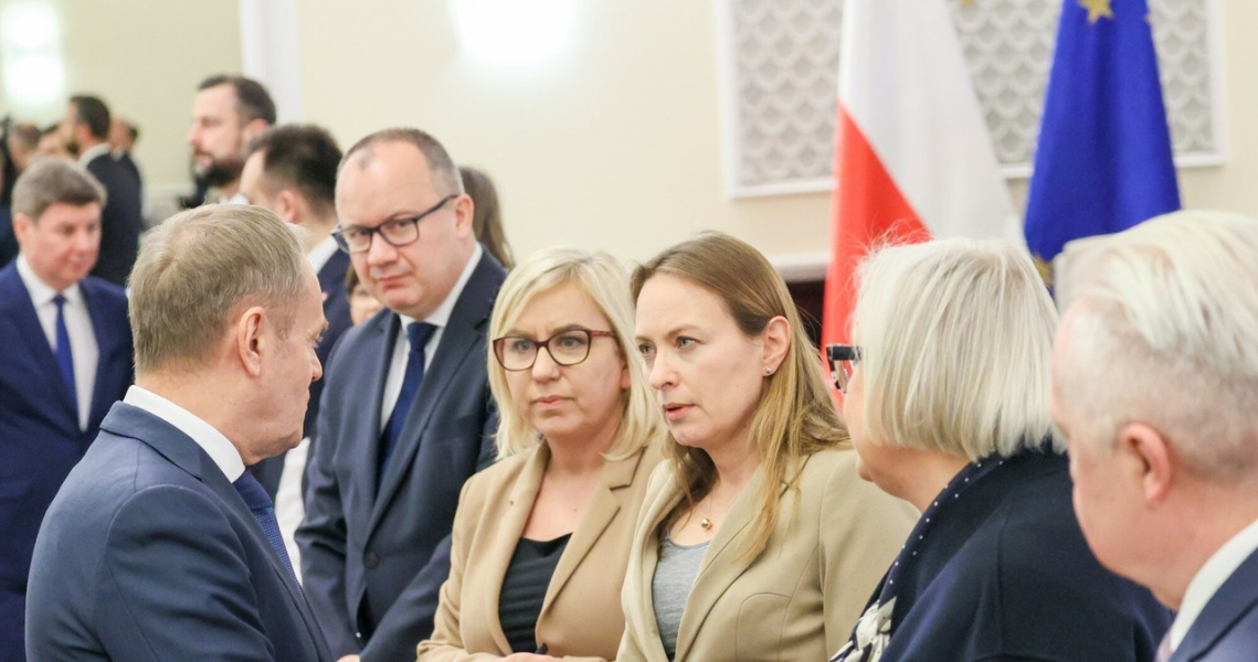 Rząd po długich perturbacjach przyjął w marcu projekt ustawy o mieszkalnictwie społecznym, ale nadal nie został on skierowany do Sejmu /Wojciech Olkuśnik /East News