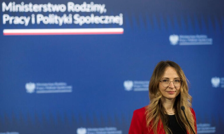 Spór o płacę minimalną. Posługa rodzinna spada poniżej 5000 zł - INFBusiness