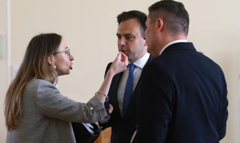 Wojna w rządzie o płacę minimalną. Ministerstwo Finansów chce dać... 3,70 zł podwyżki - INFBusiness
