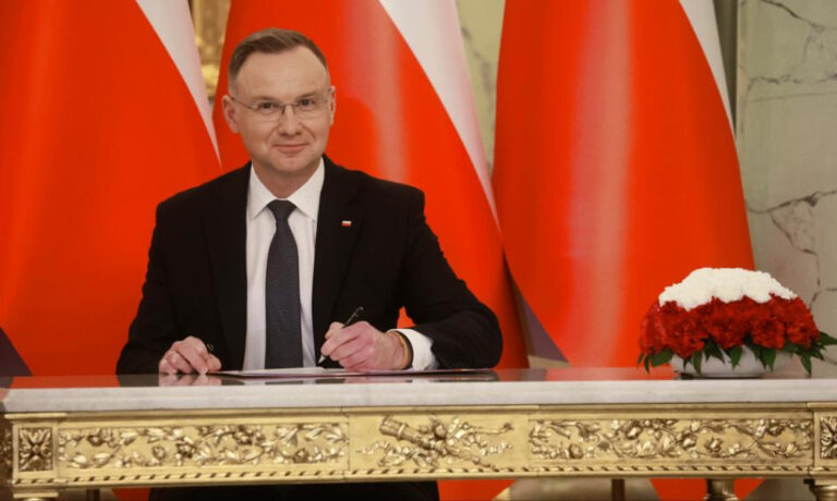 Wysokość wynagrodzenia nie jest już tematem tabu. Prezydent podpisał nowelizację Kodeksu pracy - INFBusiness