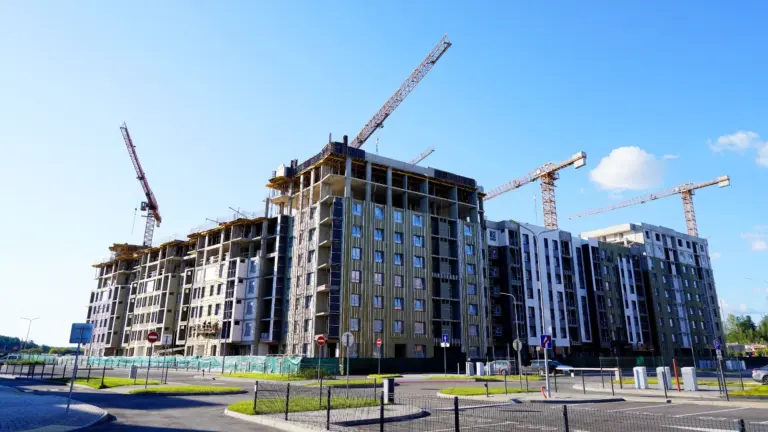Mieszkania w kryzysie? GUS pokazuje niepokojące dane rynkowe - INFBusiness