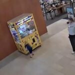Chłopiec z Ohio uratowany po wejściu do maszyny z pazurami w kształcie pluszowego zwierzęcia
