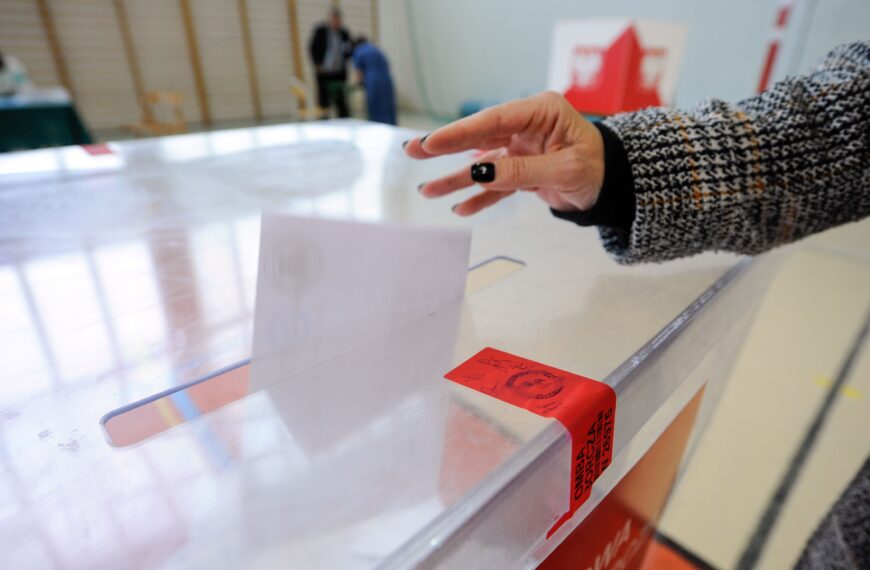 Wyborcy, którzy odrzucili prezydenta Stana Tymińskiego, dziś wybrali Karola Nawrockiego