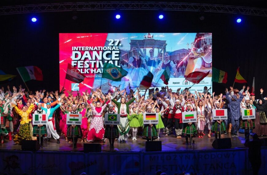 Artyści folklorystycznych festiwali ofiarą nagonki na migrantów w Zamościu