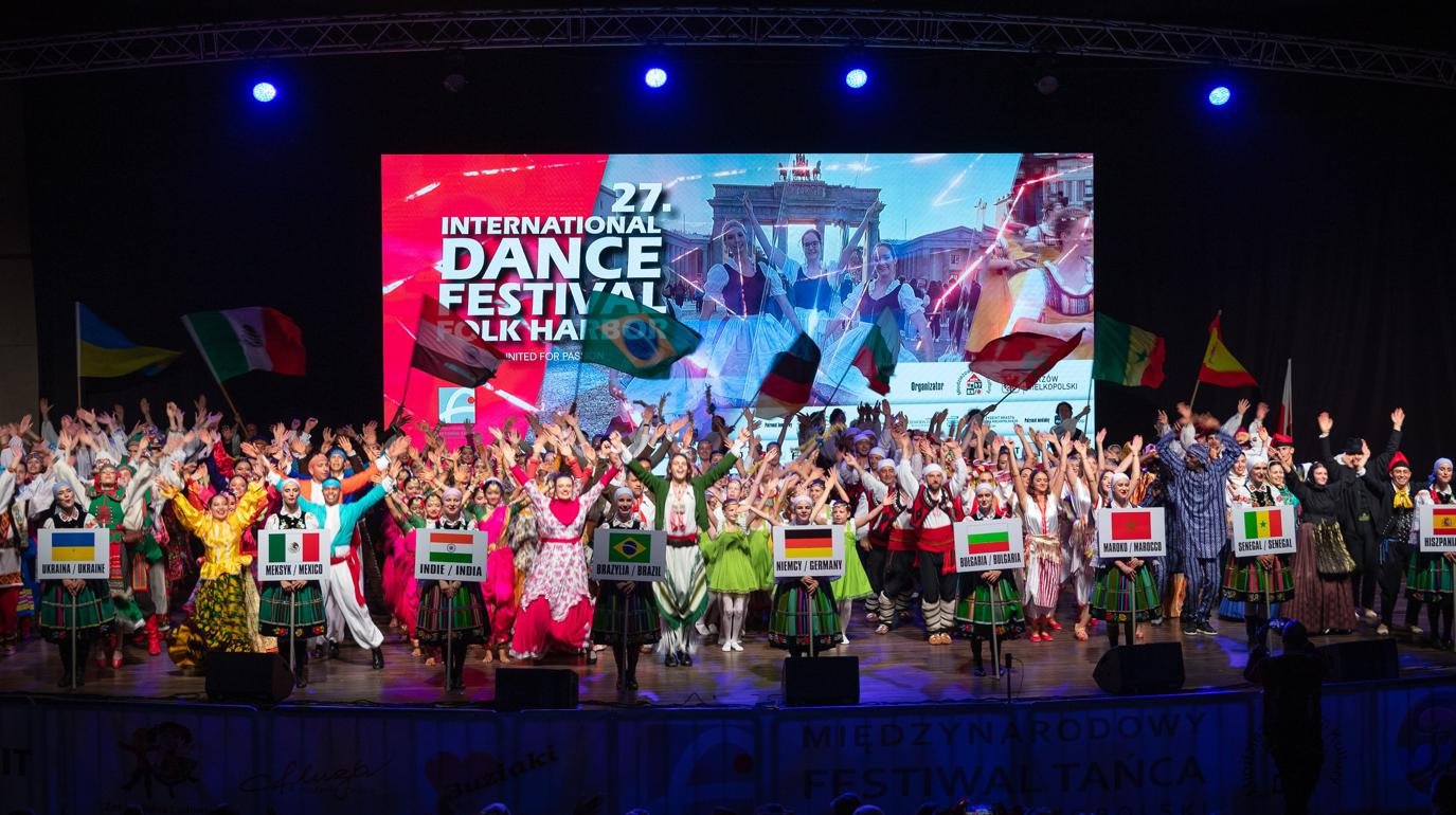 Artyści folklorystycznych festiwali ofiarą nagonki na migrantów w Zamościu - INFBusiness