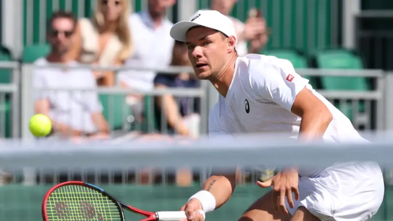 Wimbledon: Kamil Majchrzak osiąga życiowy sukces! Dołącza do Igi Świątek – Tenis - INFBusiness