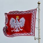Rząd poprawi flagę, orła i hymn. Chce bazować na projekcie z czasów rządów PiS