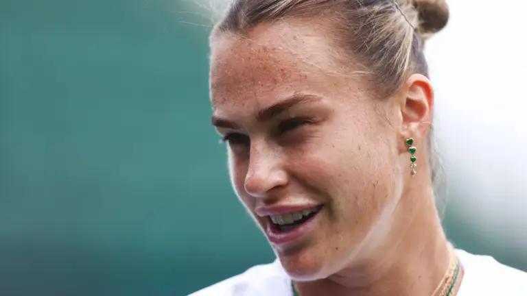 Wimbledon: Aryna Sabalenka wysyła wiadomość do Igi Świątek. Zaskakująca scena – tenis - INFBusiness