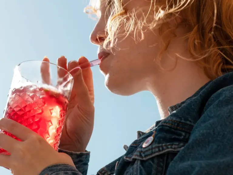 Co pić zamiast coli w upały? Zdrowsze, tańsze i gaszące pragnienie. - INFBusiness