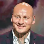 Michał Cieślak pokonał w boksie Jeana Pascala. Artur Szpilka ogłosił to w kościele, broni go ksiądz – Sporty walki
