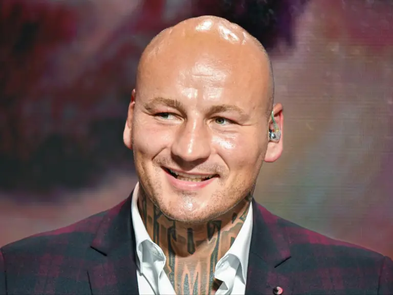 Michał Cieślak pokonał w boksie Jeana Pascala. Artur Szpilka ogłosił to w kościele, broni go ksiądz – Sporty walki - INFBusiness