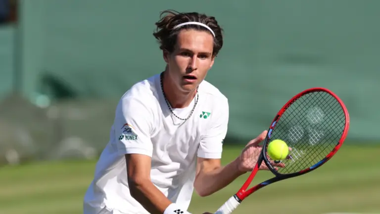 Polak wygrywa Wimbledon! Gigantyczny sukces polskiego talentu – Tenis - INFBusiness
