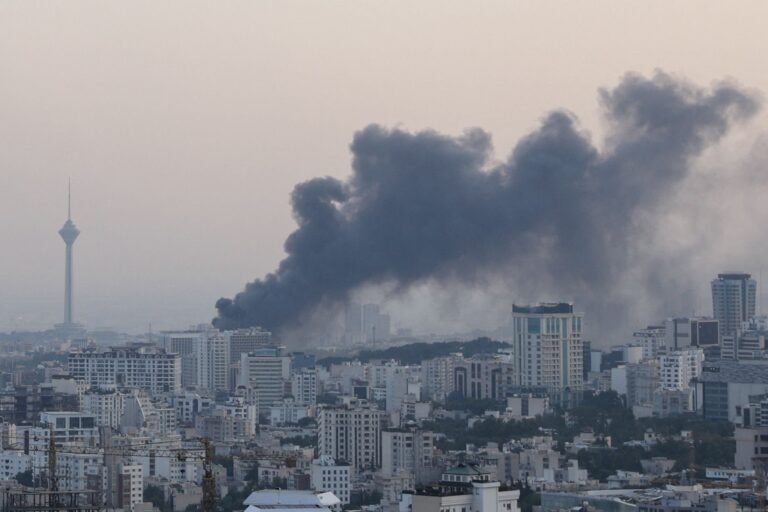 Sondaż: Ponad połowa Polaków negatywnie ocenia działania Izraela przeciw Iranowi - INFBusiness