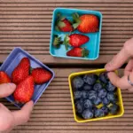 Co jeść codziennie, aby żyć nawet 20 lat dłużej? Lista produktów bogatych we flawonoidy