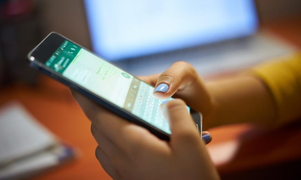 Ceny smartfonów jednak nie wzrosną? Konfederacja zapowiada ustawę znoszącą opłatę za reprografię. - INFBusiness