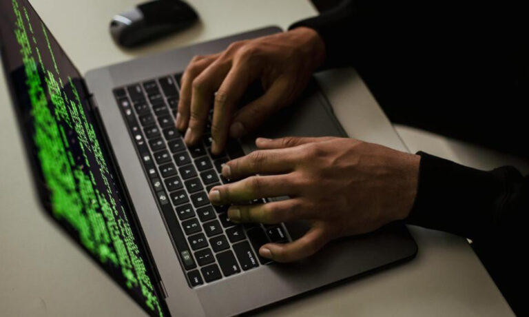 Cyberataki na Marks & Spencer i Co-op. Policja aresztowała cztery osoby. - INFBusiness