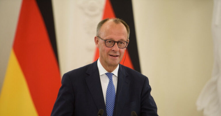 Czy bezrobotni stracą wsparcie państwa? Kanclerz Niemiec szuka oszczędności. - INFBusiness