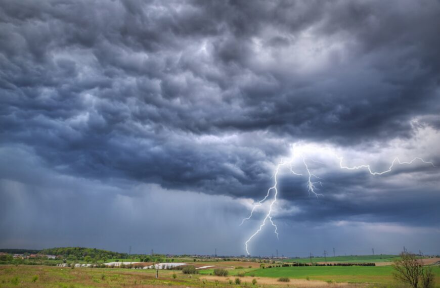 Alerty pogodowe dla całej Polski. Co nas czeka w pogodzie w najbliższych dniach?