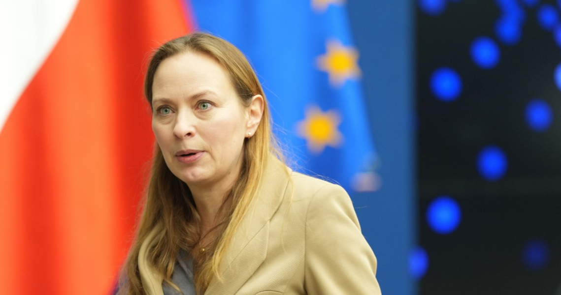 Minister funduszy i polityki regionalnej Katarzyna Pełczyńska-Nałęcz prosi UOKiK o podjęcie interwencji w sprawie "pseudometrów" sprzedawanych przez deweloperów /Tomasz Jastrzębowski /Reporter