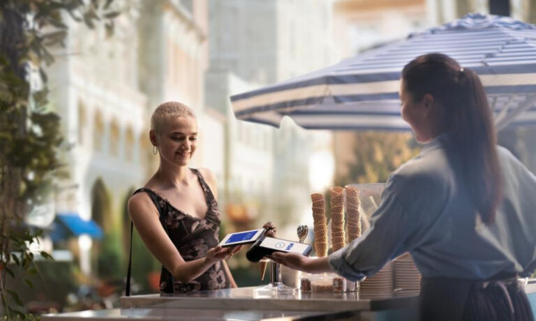 Dlaczego banki powinny „dołączyć” do Polaków w ich podróży - INFBusiness
