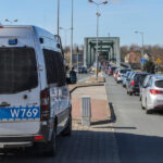 „El Pais”: Kontrole graniczne wprowadzone przez Polskę szkodzą układowi z Schengen