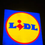 Lidl poszukuje 160 osób do pracy. Do pensji dodaje samochód służbowy