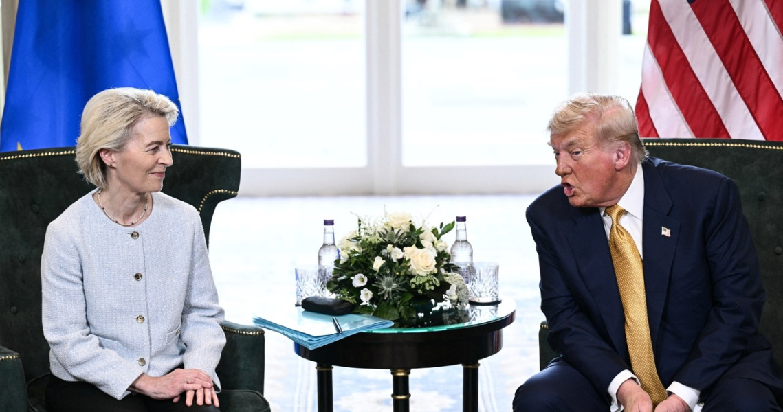 Donald Trump i Ursula von der Leyen przed negocjacjami umowy handlowej USA-UE /AFP