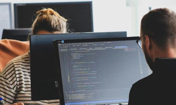 Odnotowano wzrost ofert pracy dla programistów. Pensje rosną, ale nie wrócą do poprzednich poziomów. - INFBusiness