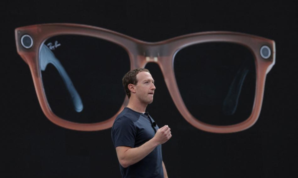 Okulary przeciwsłoneczne Ray-Ban Meta to nowy bestseller. Zuckerberg kupił udziały w gigantzie optycznym za 3 miliardy euro. - INFBusiness
