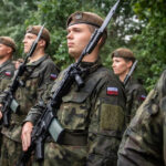 Żołnierze Wojsk Obrony Terytorialnej w gotowości w 13 województwach