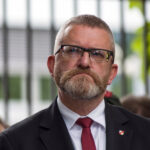 Poseł PiS o słowach Brauna w Radiu Wnet: Absolutny skandal