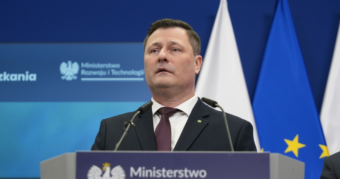 Na RCL pojawiło się pismo ministra Paszyka o formalnym wycofaniu projektu /Marysia Zawada/REPORTER /Reporter