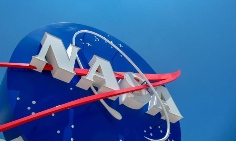 Sekretarz Transportu USA tymczasowo kieruje NASA. Kandydatura współpracownika Muska kończy się porażką - INFBusiness