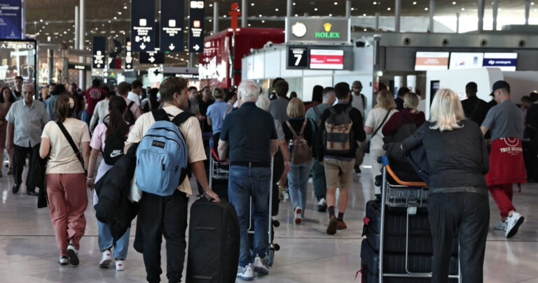 Strajk na francuskim lotnisku trwa. Co z lotami z Polski? - INFBusiness